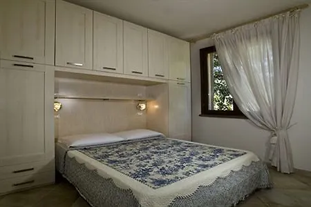 Tina Aparthotel