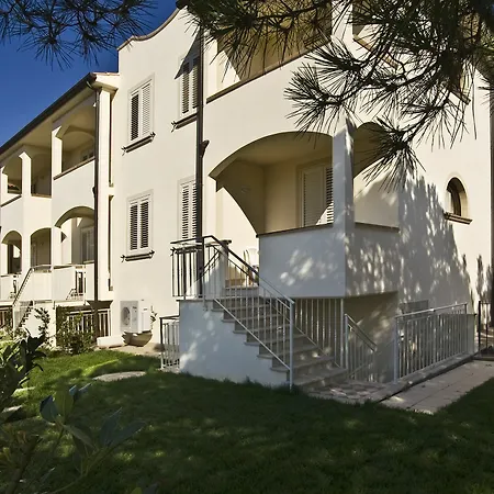 Aparthotel Tina Vada