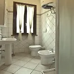 Ξενοδοχείο με διαμερίσματα Tina 4*