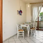 Ξενοδοχείο με διαμερίσματα Tina 4*