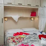 Tina 4*