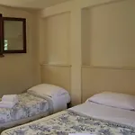 Ξενοδοχείο με διαμερίσματα Tina 4*