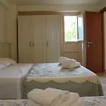 Ξενοδοχείο με διαμερίσματα Tina 4*